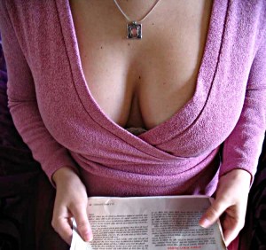 Cleavage_of_a_woman